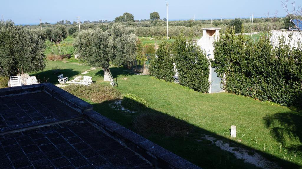 Гостьовий будинок Antica Masseria Carparelli Остуні Екстер'єр фото