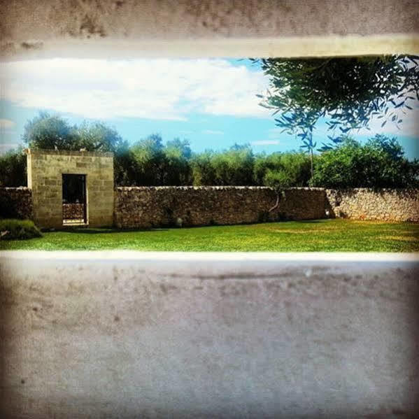 Гостьовий будинок Antica Masseria Carparelli Остуні Екстер'єр фото